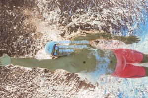 维尼修斯与球迷冲突险酿祸端 姆巴佩紧急干预化解危机