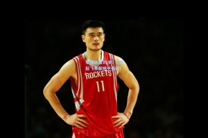 早报这是38岁？C罗起飞奉献绝平头球！