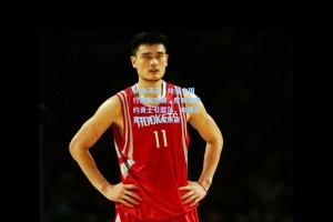 NBA风云，哈登中国行掀起热潮，库明加拒约勇士引震荡，布朗尼夏联表现成焦点