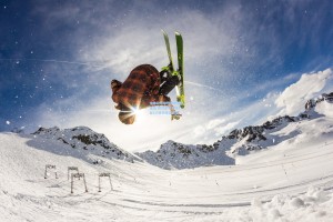 埃弗拉双响穆里奇点射建功 武汉卓尔主场2比1力克石家庄永昌