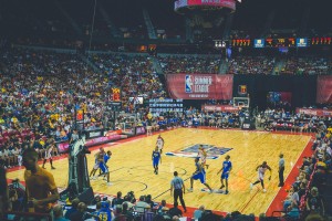 战术哲学的碰撞，解析巴塞罗那频繁轮换与皇家马德里稳定至上的背后逻辑