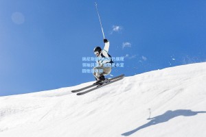 扬尼斯因伤缺席仍展现领袖风范，雄鹿更衣室因他而不同